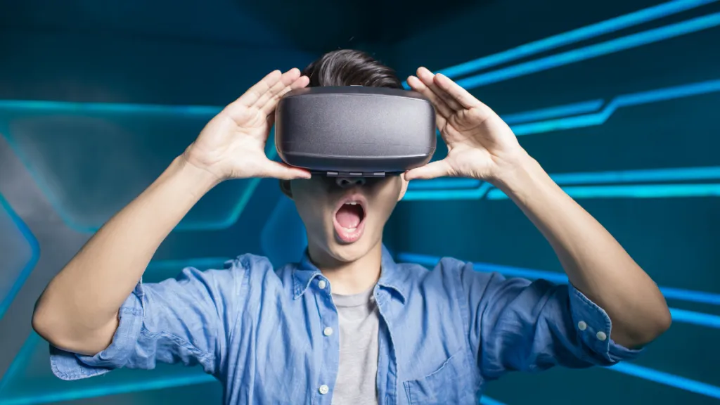 Virtual Reality and the Future of Gay Dating 1 Virtual Reality and the Future of Gay Dating